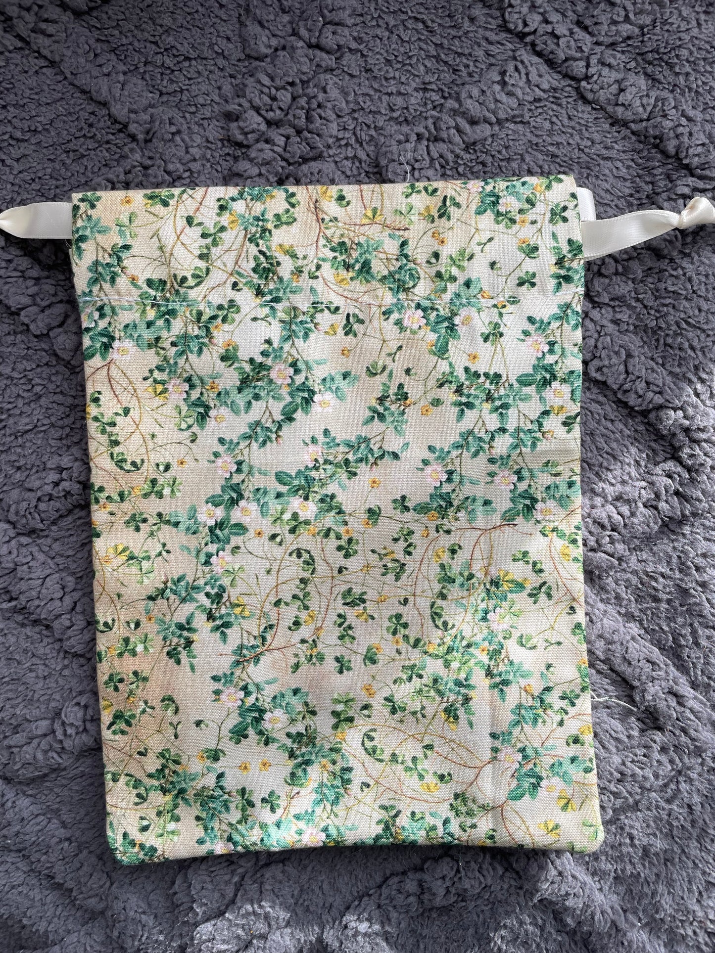 Tarot/Oracle Bag: Green Vines
