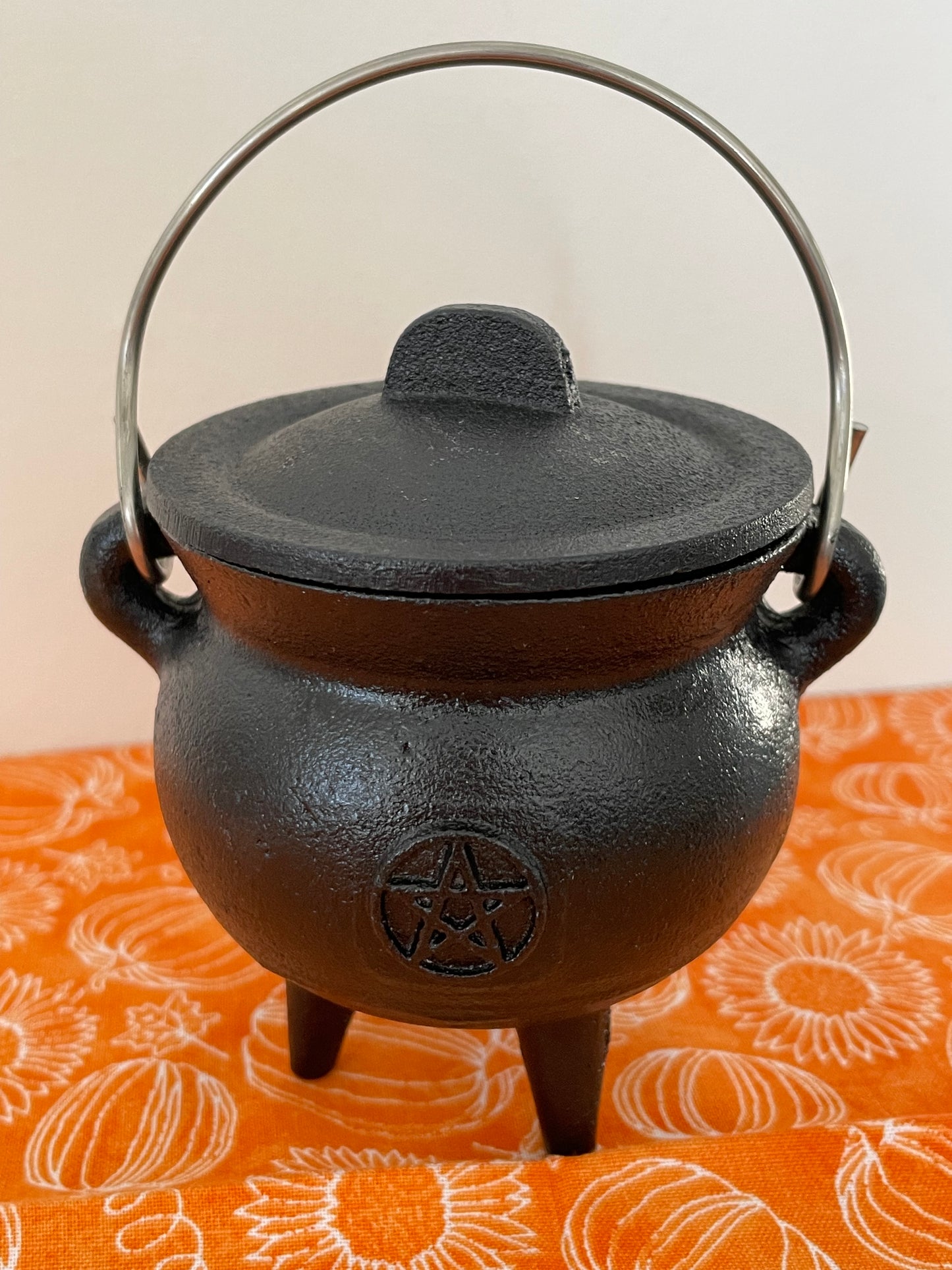 Cast Iron Cauldron - Pentagram Design