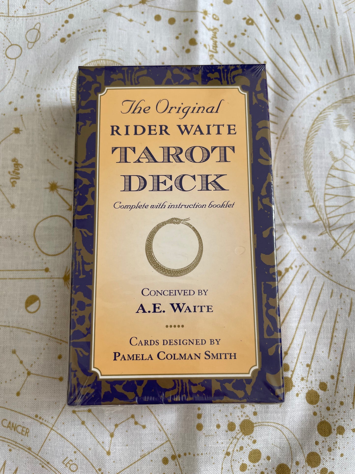The Original Rider Waite Tarot Deck: 78 beautifully illustrated cards and instructional booklet