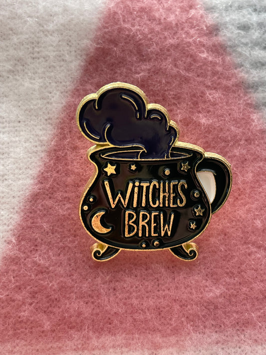 Pin/Brooch: Witches Brew Cauldron