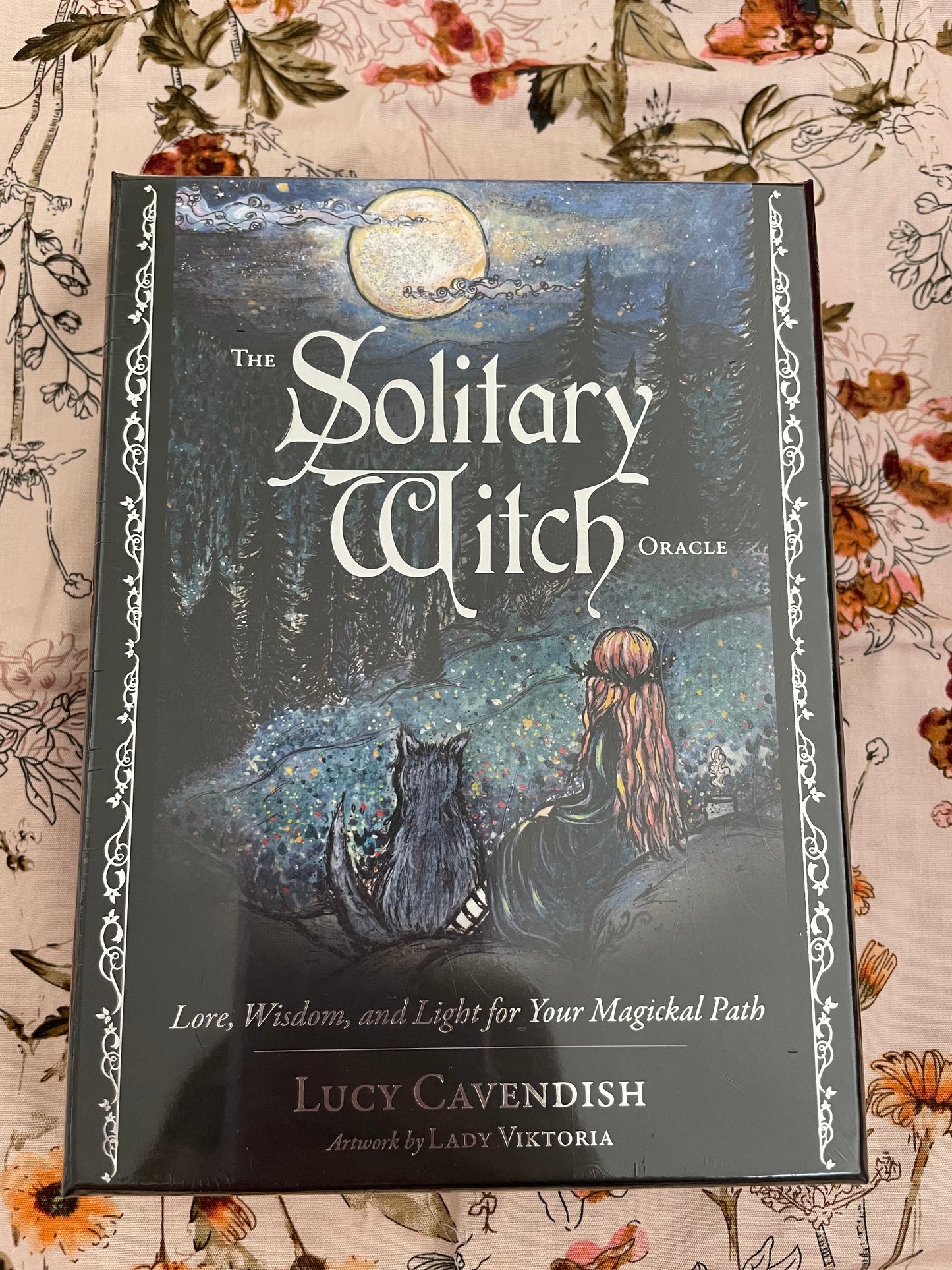 The Solitary Witch Oracle: Lore, Wisdom, and Light for Your Magickal Path