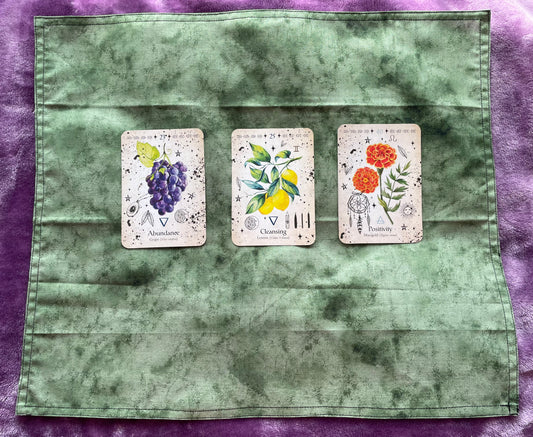 Tarot Spread Mat - Green Marble