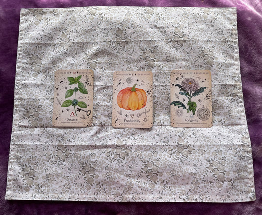 Tarot Spread Mat - Floral